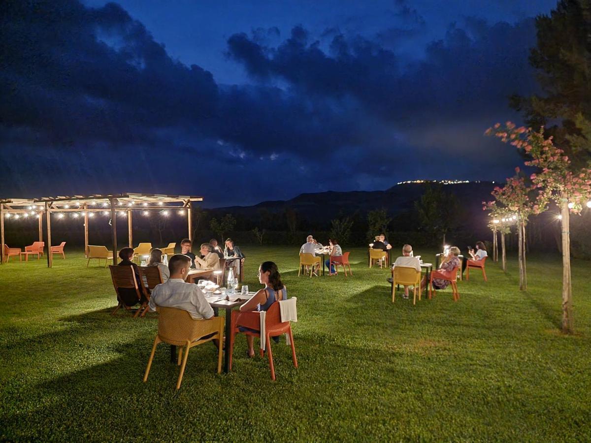 Agriturismo Essentia Dimora Rurale Larino Exterior photo