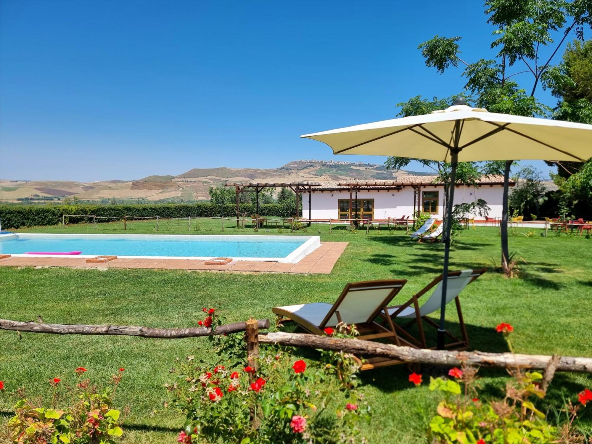 Agriturismo Essentia Dimora Rurale Larino Exterior photo